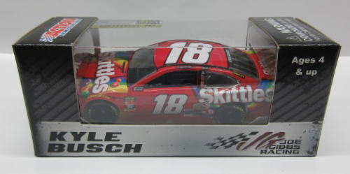 Nascar Skittles 1/64 2019 Camry #18