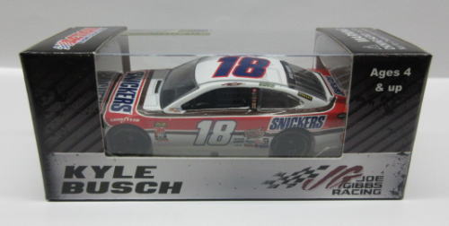 Nascar Snickers 1/64 2019 Camry #18