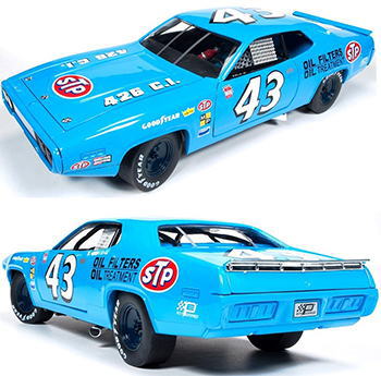ロードランナー リチャード ペティ 1/18 Plymouth Road Runner