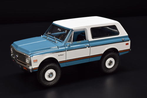 シボレー K5 ブレーザー 1/18 Chevrolet K5 Blazer