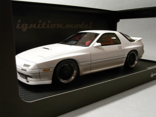 マツダ サバンナ RX-7 1/18 Mazda Savanna FC35