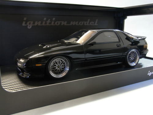 マツダ サバンナ RX-7 1/18 Mazda Savanna FC35