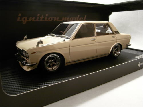 ダットサン ブルーバード 1/18 Datsun Bluebird SSS