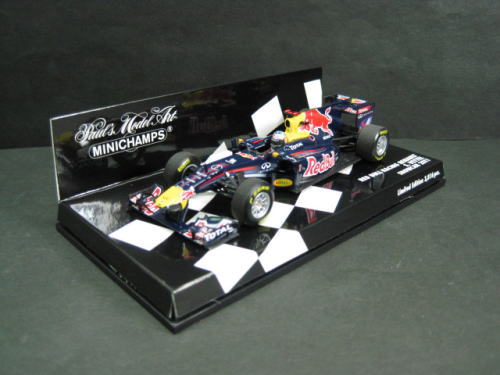 レッドブル レーシング ルノー ショーカー 1/43 Red BUll 2011 Vettel