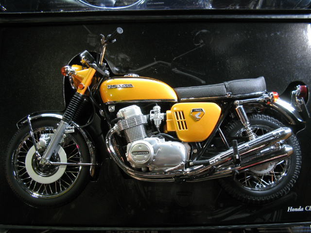 ホンダ CB 750 1/6 Honda CB 750 KO