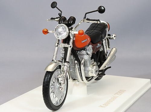 カワサキ Z900 1/18 Kawasaki Z900