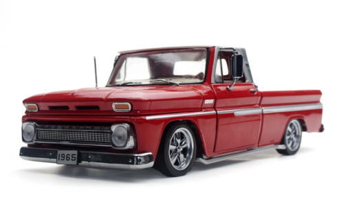 シボレー C-10 ローライダー 1/18 Chevy C-10 Pickup