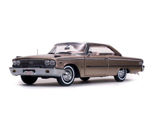 フォード ギャラクシー 1963 1/18 Ford Galaxie 500 XL