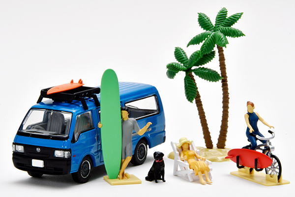 ジオラマ サーフィン マツダ ボンゴ 1/64 Mazda Bongo Brawny