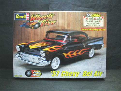 ベルエア プラモデル 1957 Chevy Bel Air